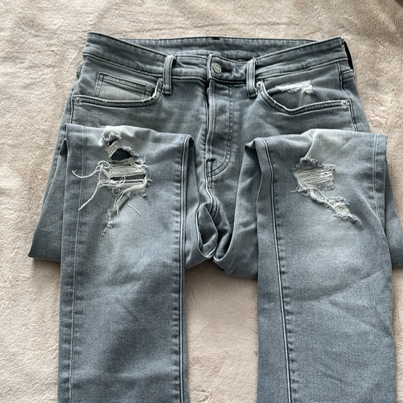 Men’s H&M Skinny Coupe Distressed Denim Jeans Gray - Picture 2 of 4